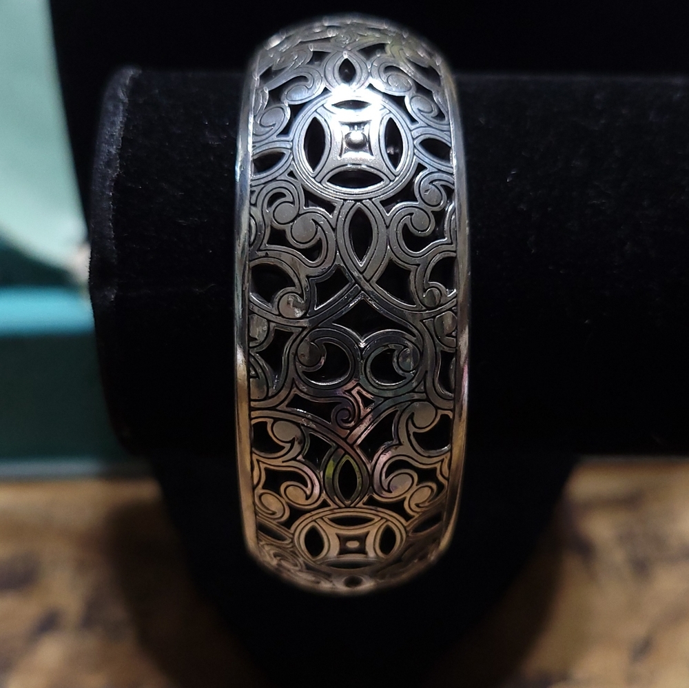 Brighton Bangle with Black Enamel